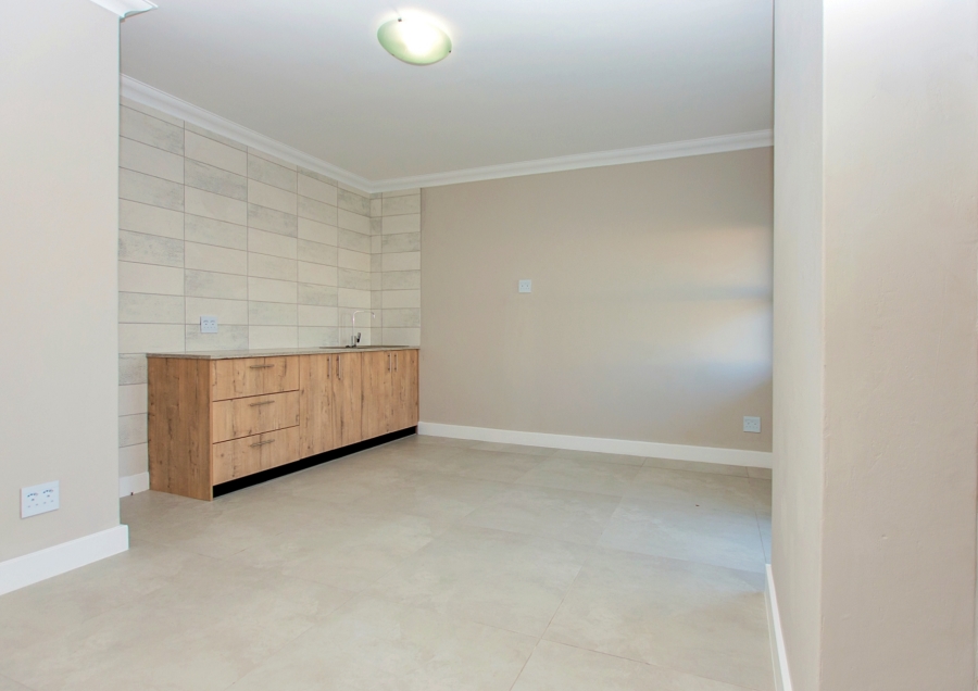 5 Bedroom Property for Sale in Myburgh Park Western Cape